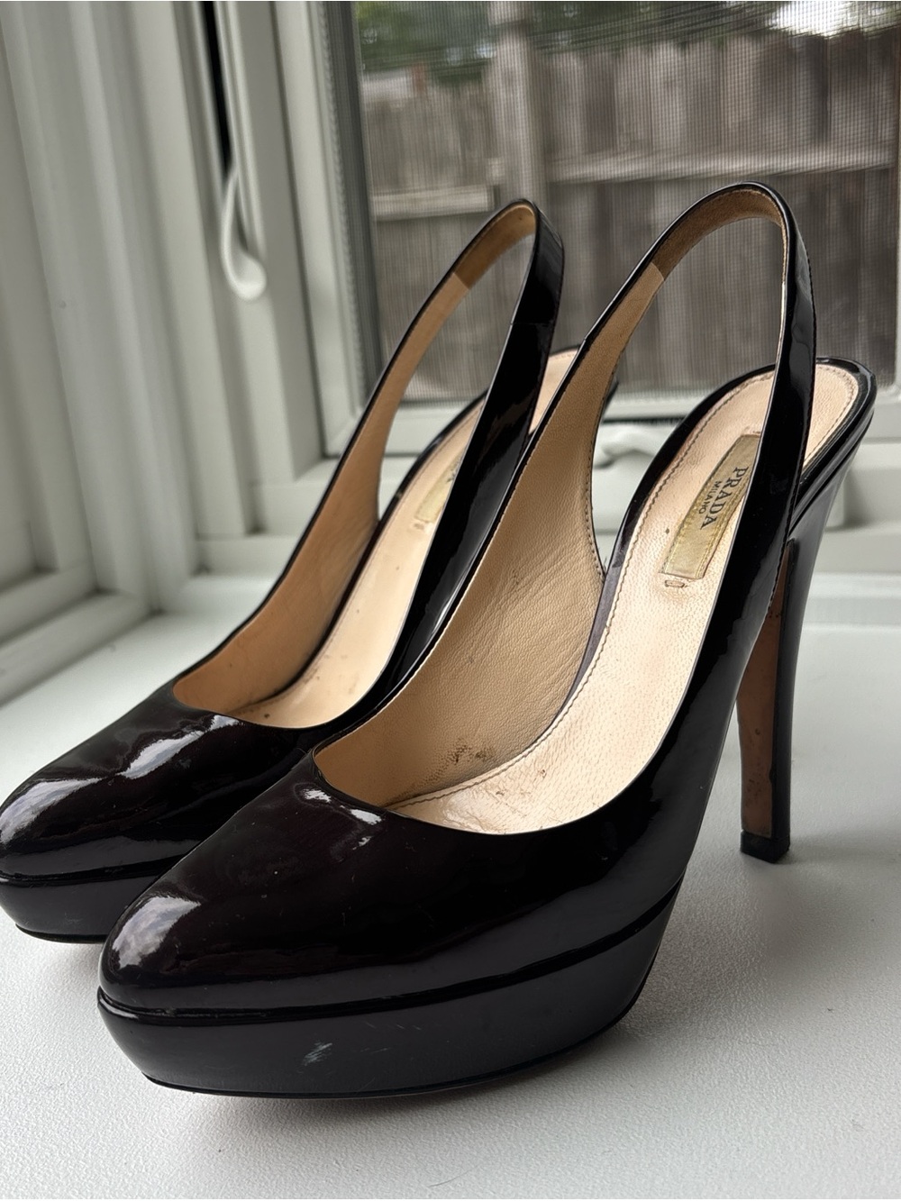 Prada brown patent leather y2k platform heels size 6.5